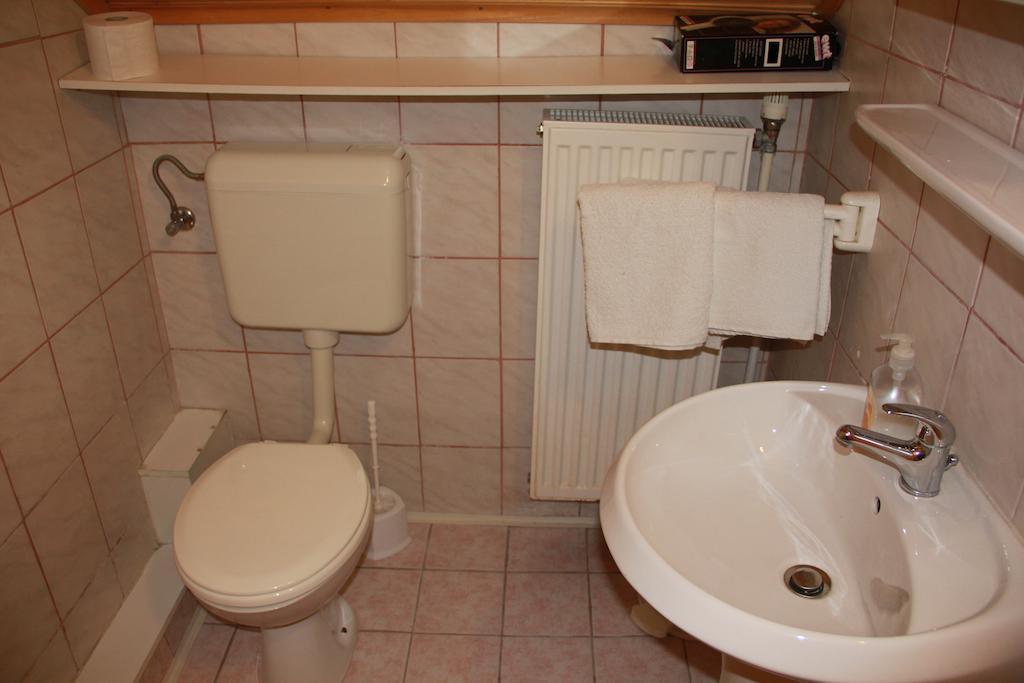 Mekina Guesthouse Maribor Room photo