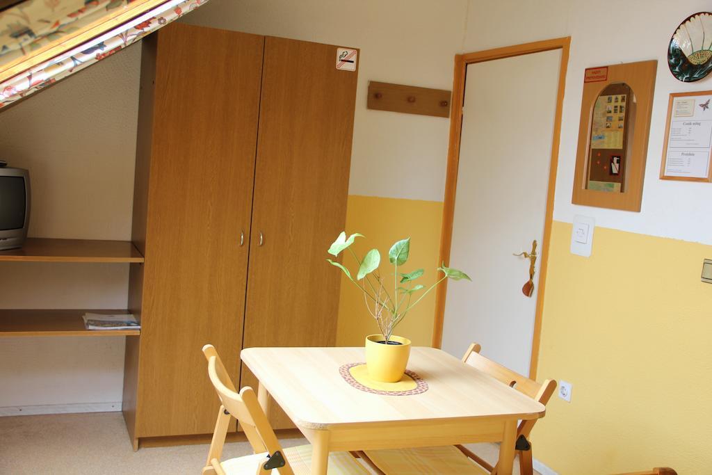 Mekina Guesthouse Maribor Room photo